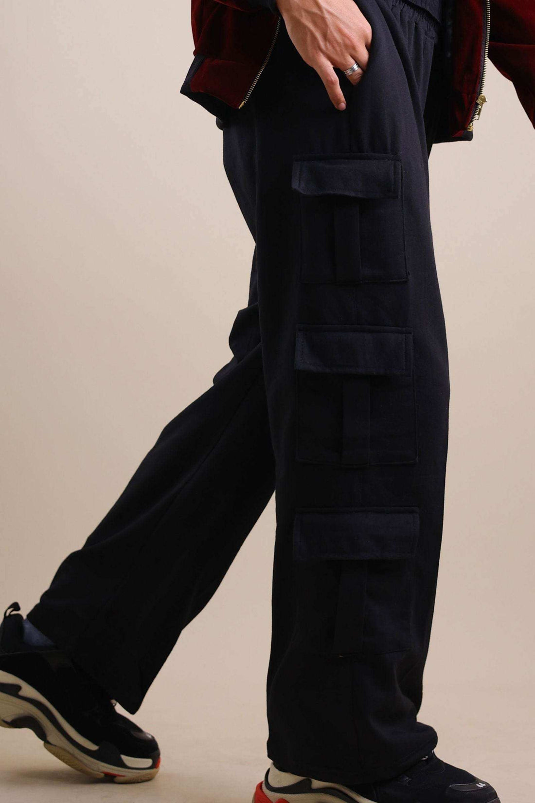 Noir Cargo Pants - Valphah -
